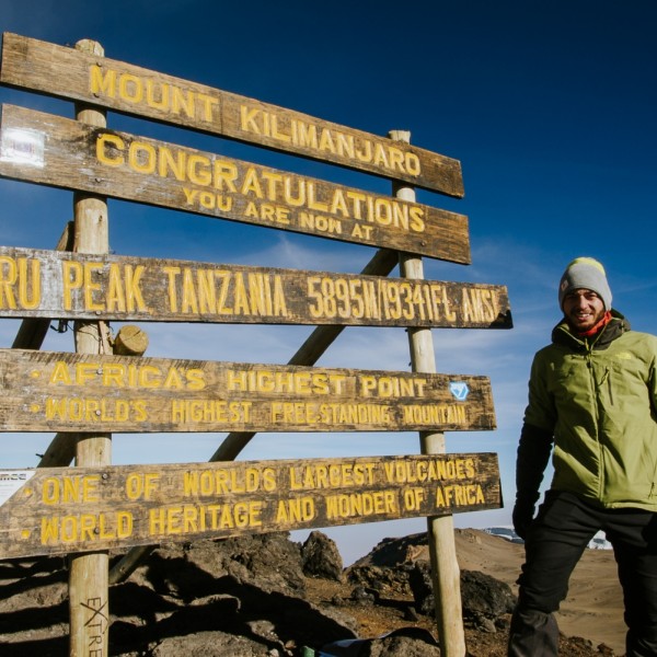 Uhuru peak, túléltük! Mózes Tamás a Kilimandzsáró legmagasabb csúcsán!